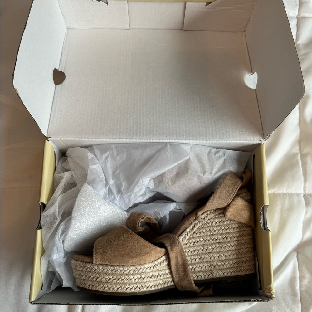 Amazon wedges size 7